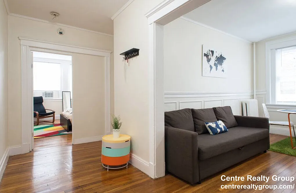 2 bed, 1.0 bath, 9999 sqft, $2,995 — Photo 4
