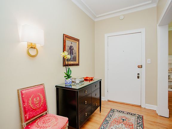 3rd image of 655 W Buena Ave APT 3