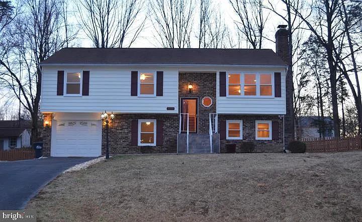 4 bed, 2188 sqft, $2,900 — Photo 3