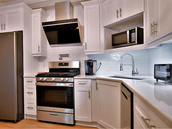 2nd image of 4316 Berkford Cir