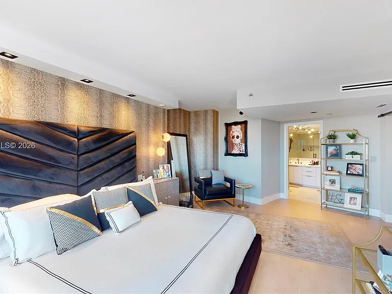 1000 Island Blvd #2903 — Photo 9