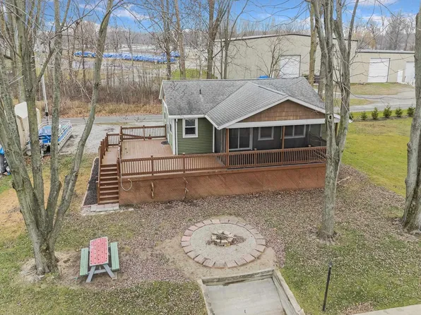163 E Sunny Acres Dr N, Rome City, IN 46784
