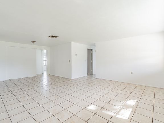 4th image of 3324 Bedford St
