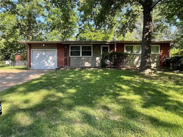 10320 Trask Dr, Saint Louis, MO 63136