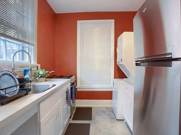 3rd image of 801 N 2nd St APT 3