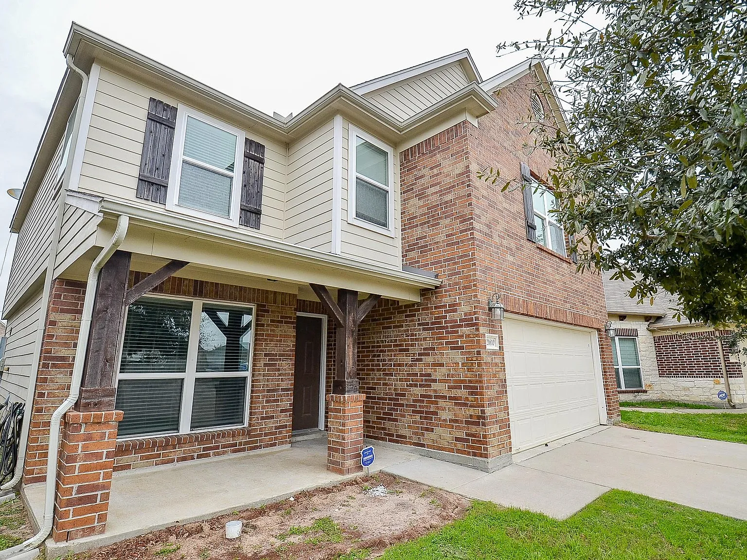 4 bed, 2.5 bath, 2122 sqft, $2,200 — Photo 3