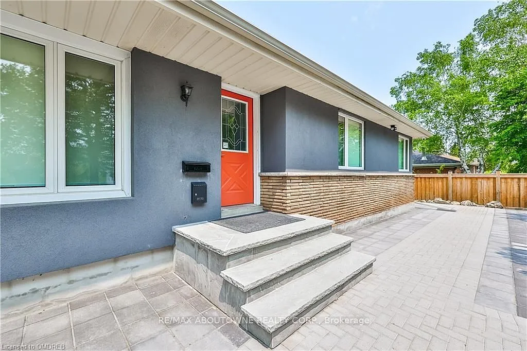 425 Plains Rd W photo 1
