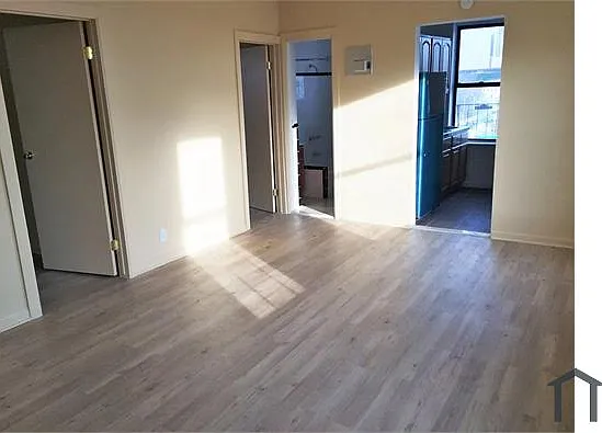 3488 Webster Ave #8