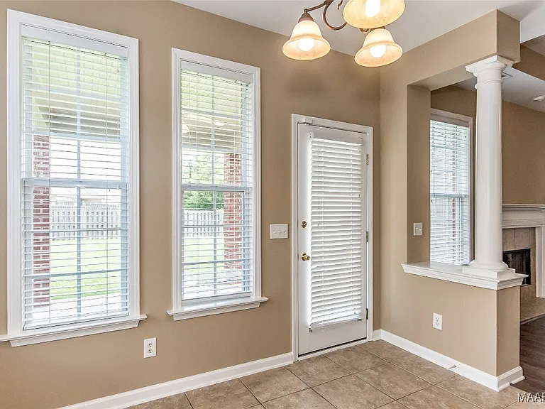 9625 Helmsley Cir — Photo 16