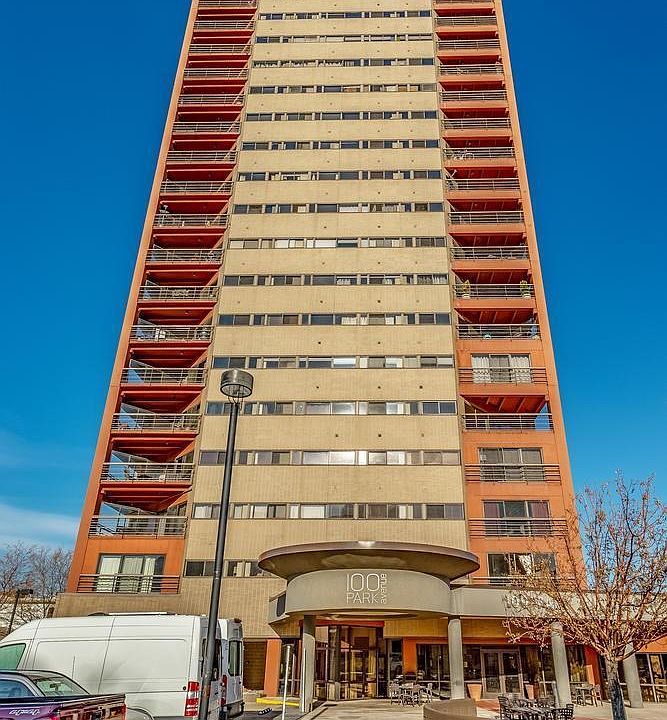 1st image of 100 Park Ave W APT 1106