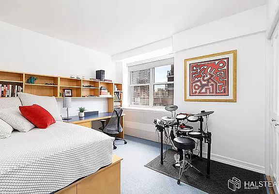 5th image of 135 E 83rd St APT 14B