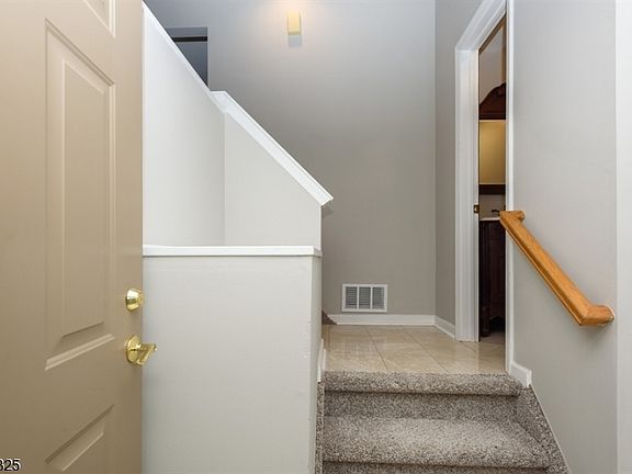3rd image of 268 Clarken Dr
