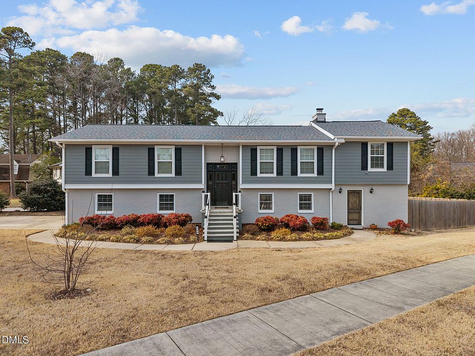 1st image of 209 Windfield Ct