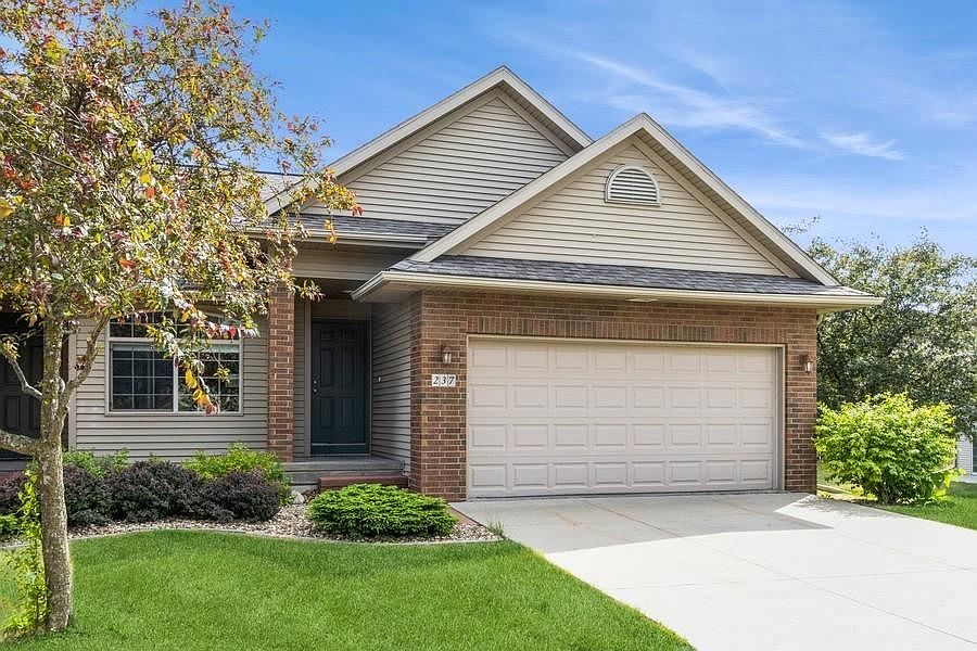 1st image of 237 Woodfield Ct