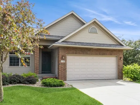 237 Woodfield Ct, Tiffin, IA 52340