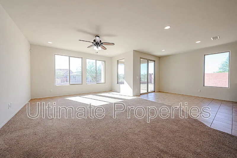 4 bed, 2.0 bath, 2041 sqft, $2,095 — Photo 3