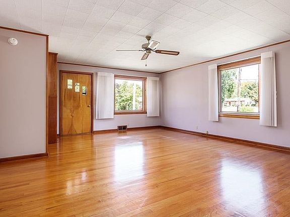 5th image of 825 Clifford Ave