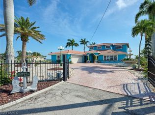 2668 Bruce St, Matlacha, FL 33993