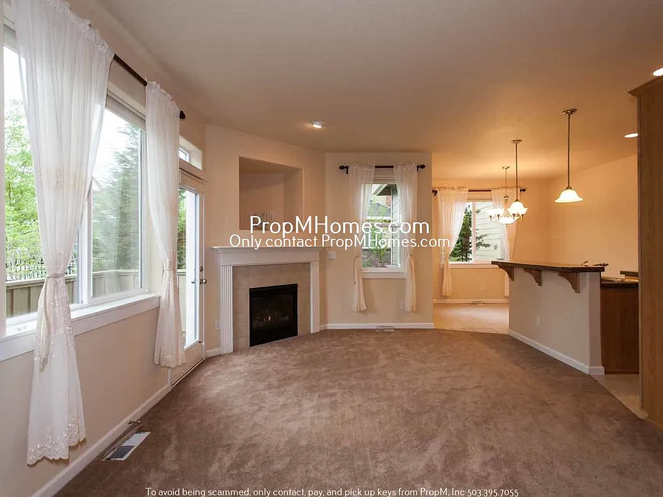 868 NW Council Dr