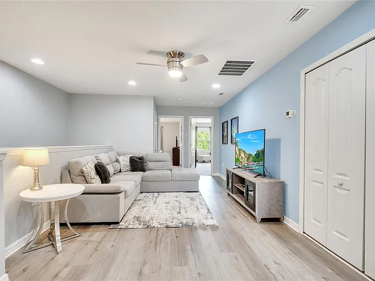 8827 Geneve Ct — Photo 35