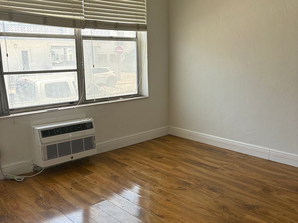 1st image of 601 7th St #7
