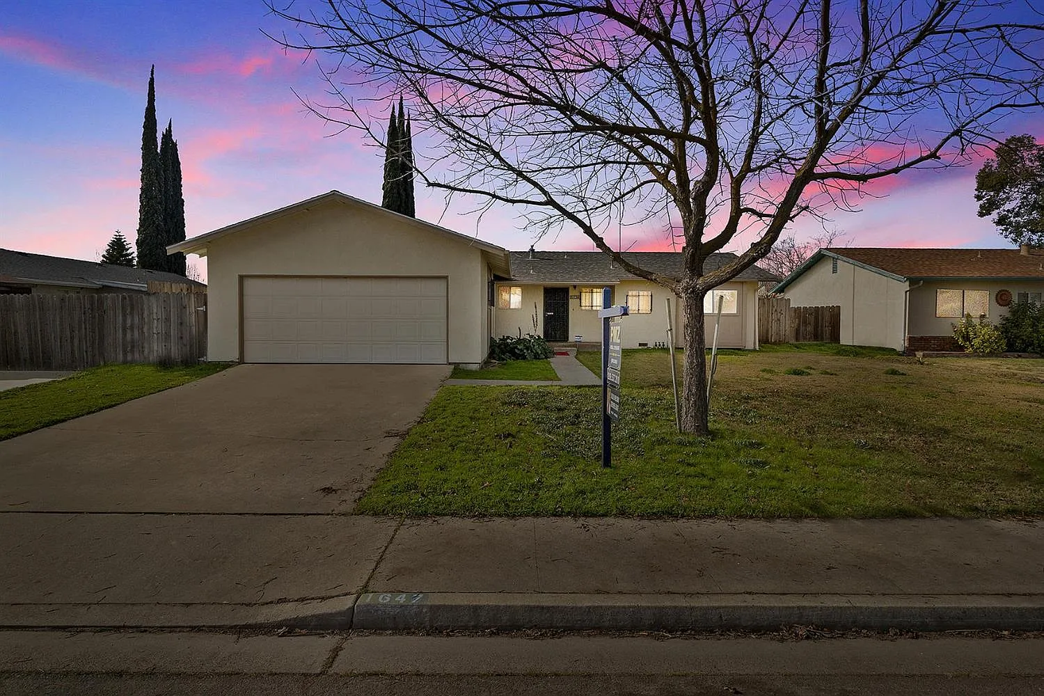 1647 Rose Ave photo 1