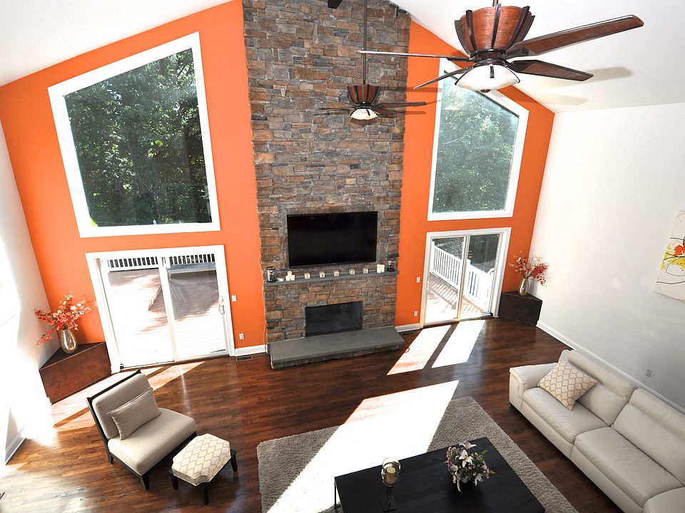 Floor to Ceiling Brick FP