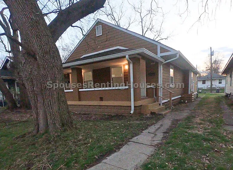 3708 N Kenwood Ave — Photo 1