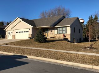 492 Leona Way, Oakfield, WI 53065