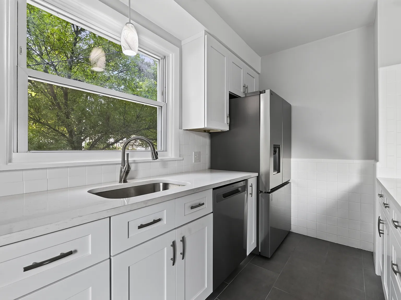2 bed, 1100 sqft, $2,500 — Photo 3