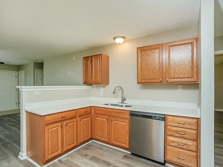 50 Oakland Woods Cv — Photo 6