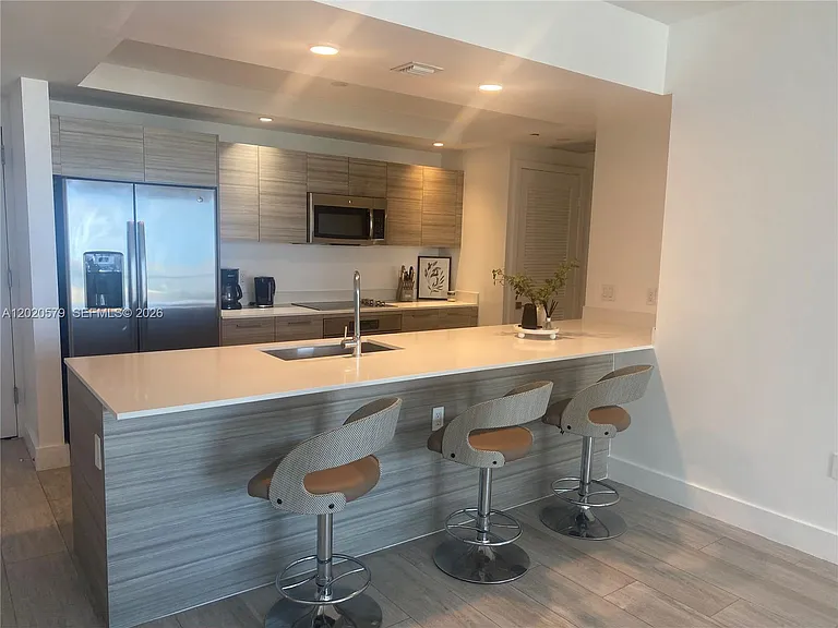 121 NE 34th St #1007 — Photo 26
