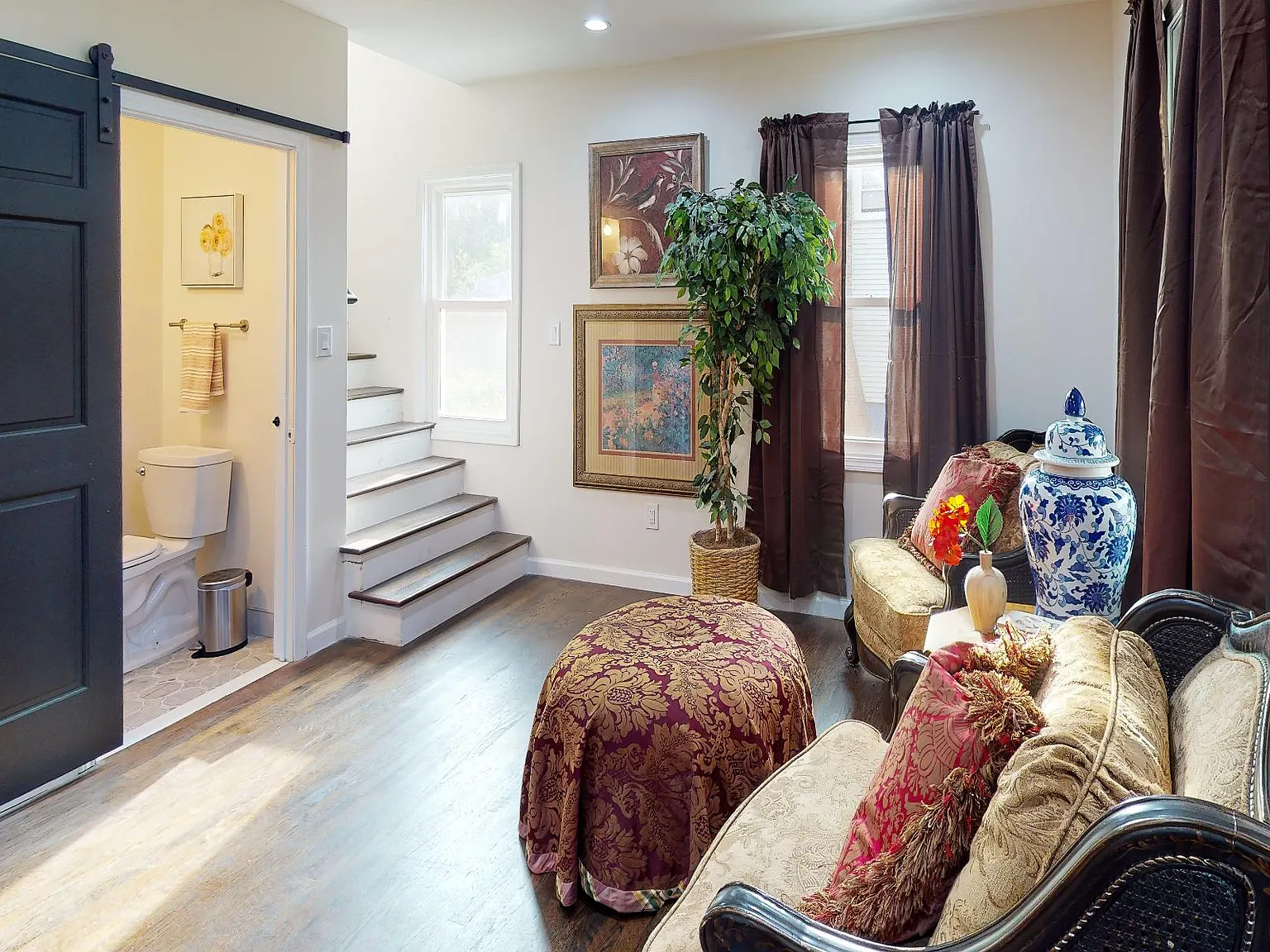 6 bed, 3.5 bath, 2280 sqft, $6,500 — Photo 3
