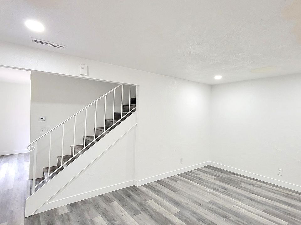 1st image of 1060 E Washington Ave Unit 3