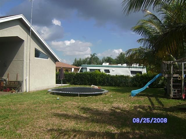 1st image of 998 NW 7th Ct