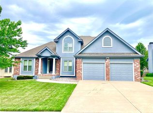 418 SW Windmill Ln, Lees Summit, MO 64082