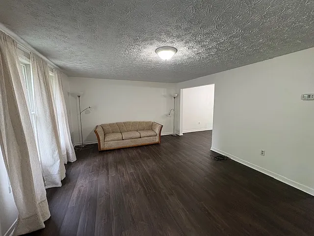 124 Boston Dr — Photo 9
