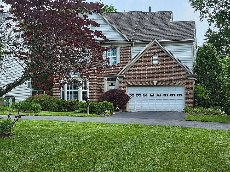 2nd image of 25998 Rose Ln