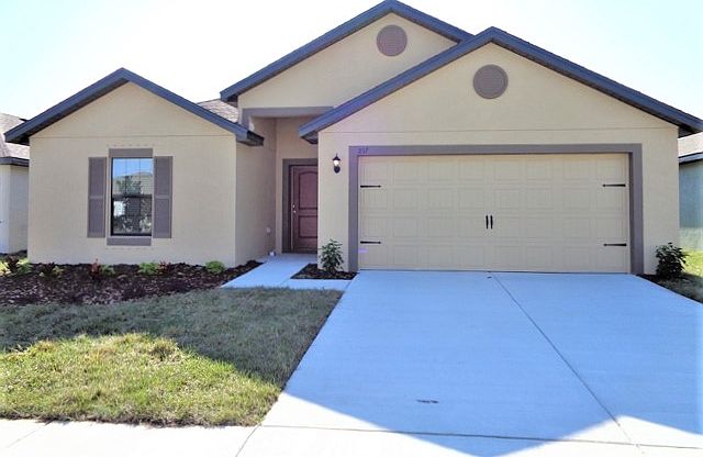 1st image of 817 Chatham Walk Dr