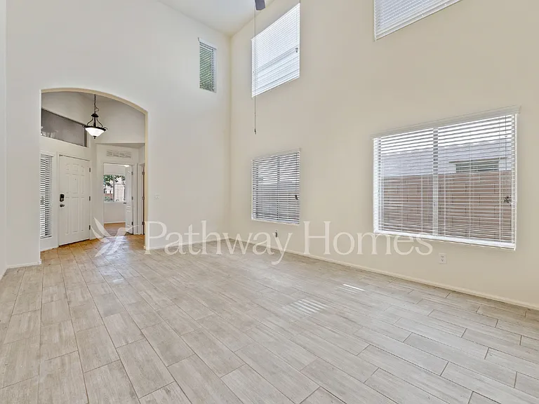 41166 W Sanders Way — Photo 3