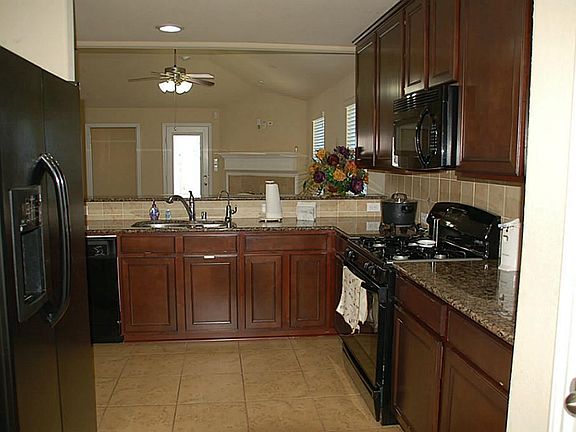 4th image of 18219 Surrey Lake Ln