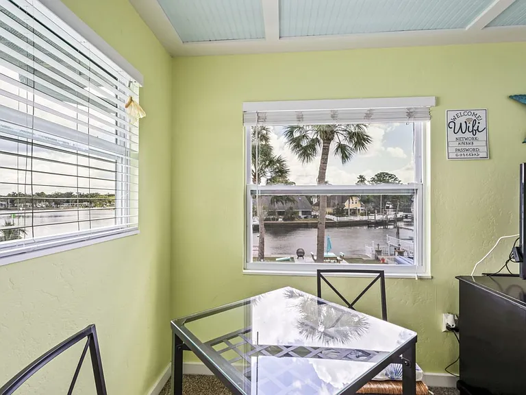7518 Astor Dr — Photo 6