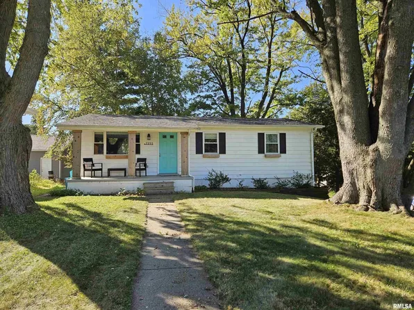 2355 W 43rd St, Davenport, IA 52806