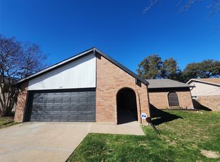 3808 Sugar Ridge Rd, Fort Worth, TX 76133