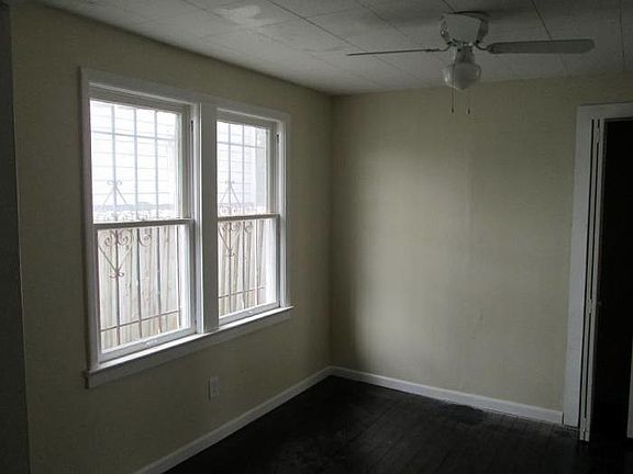 5th image of 521 NE 2nd Ave