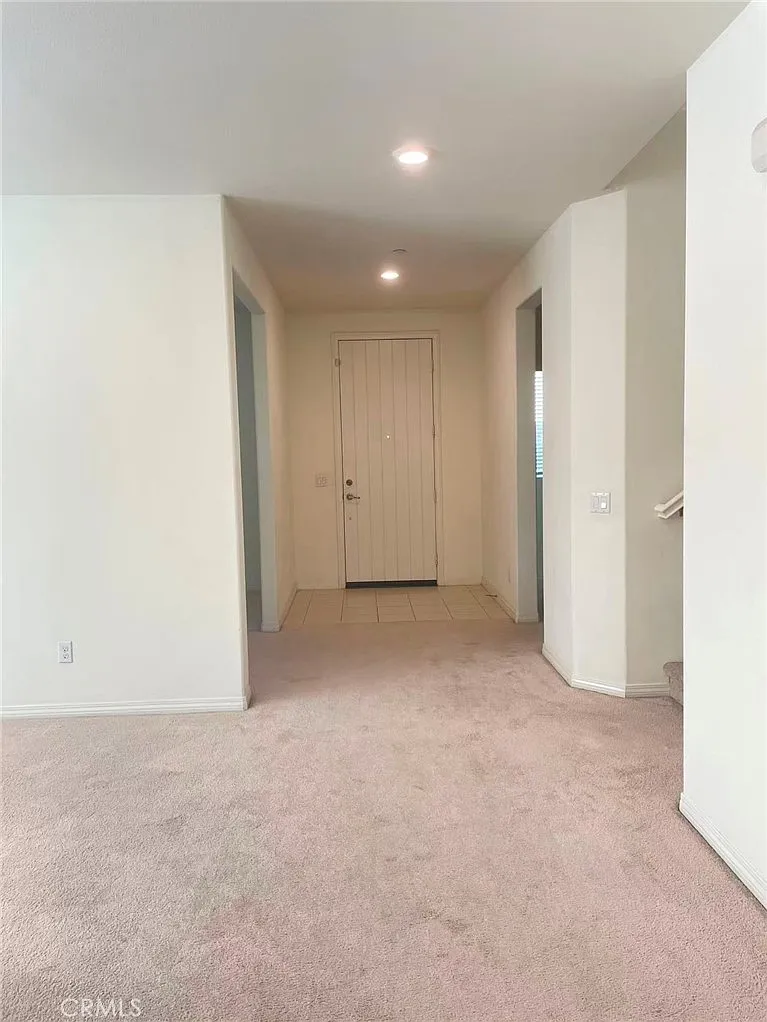 5 bed, 3467 sqft, $4,300 — Photo 4
