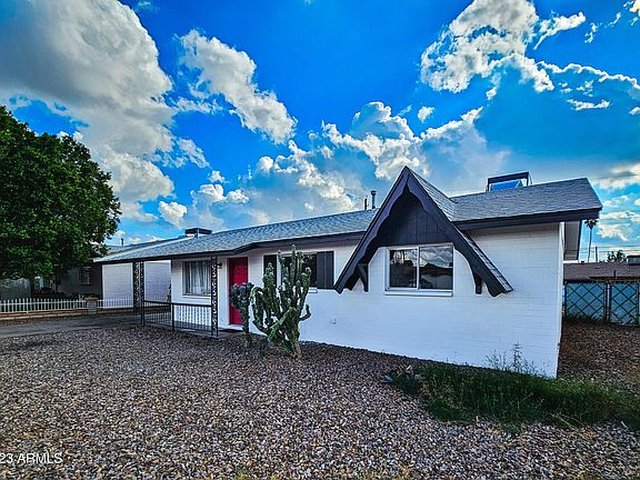 3rd image of 3829 W BUTLER Drive