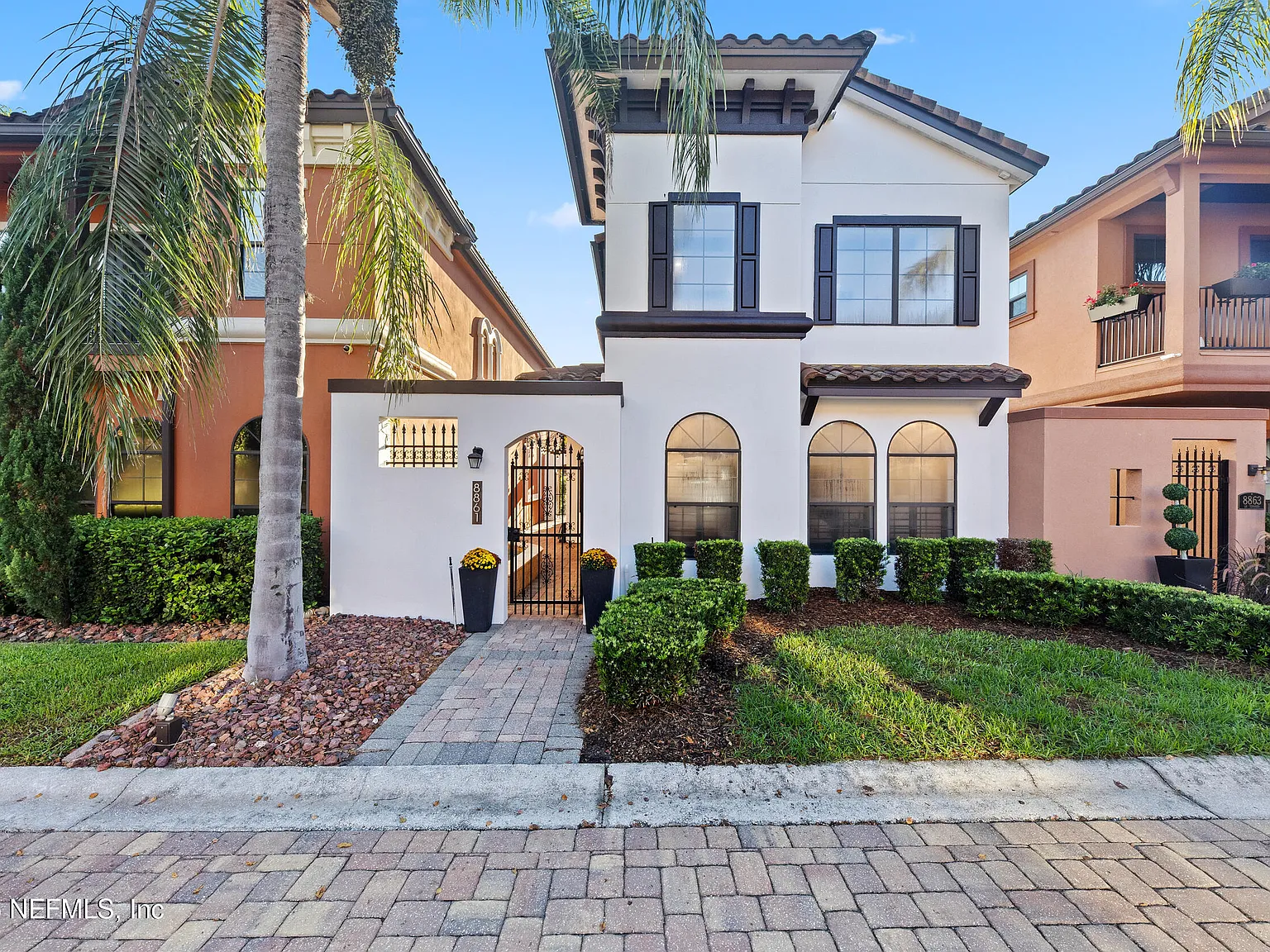 2 bed, 2.5 bath, 1377 sqft, $4,250 — Photo 1