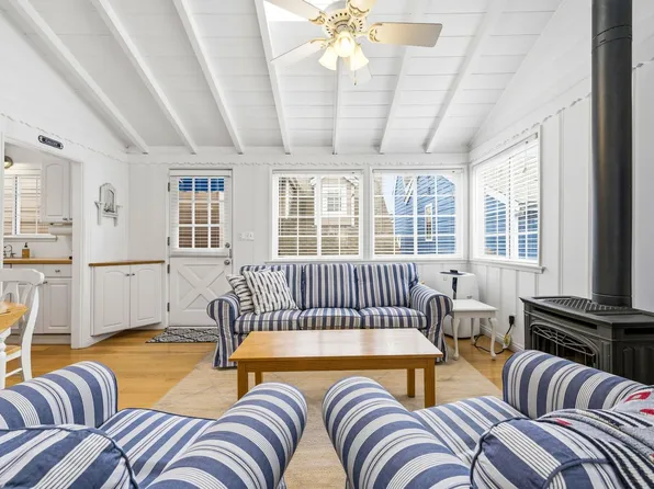 221 Pearl Ave, Newport Beach, CA 92662