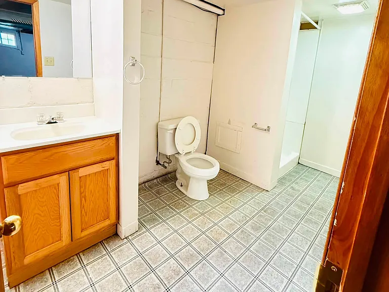 1242 Claremont St — Photo 21